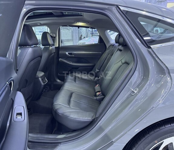 Hyundai Sonata-14