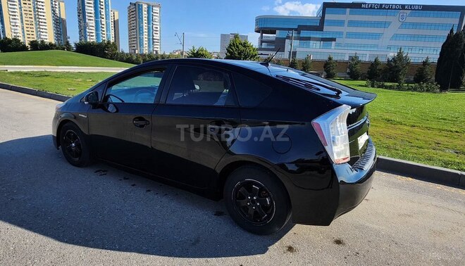 Toyota Prius-10