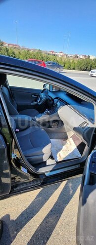 Toyota Prius-12
