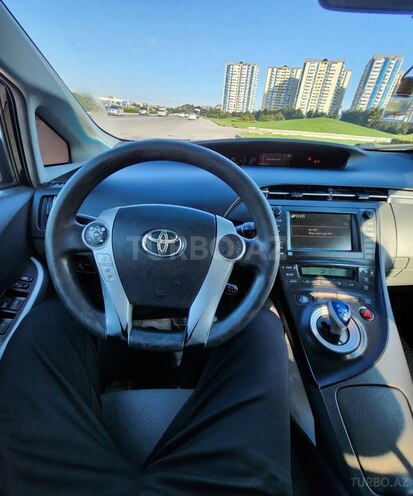 Toyota Prius-6