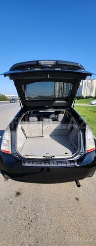 Toyota Prius-13