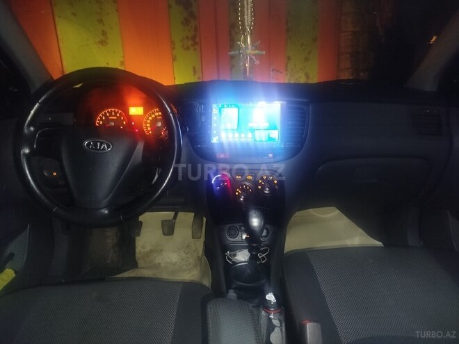 Kia Rio-7