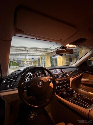BMW 740-9