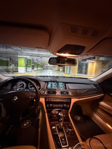 BMW 740-8