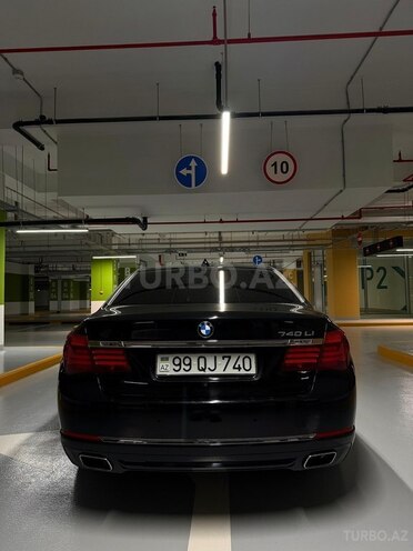 BMW 740-2