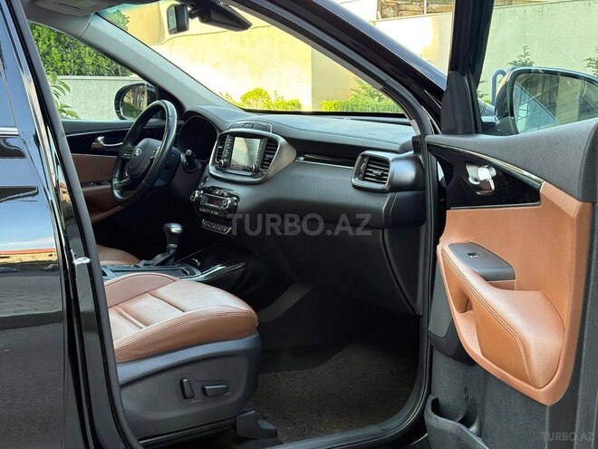Kia Sorento-12