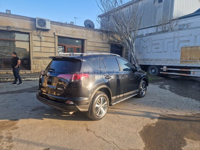 Toyota RAV4-6