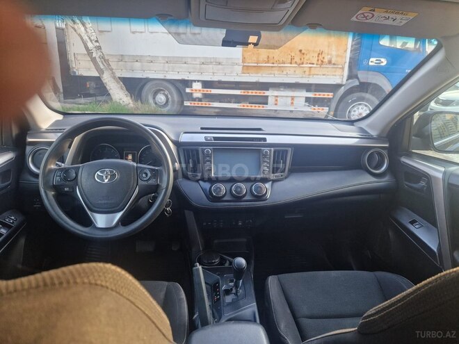 Toyota RAV4-11
