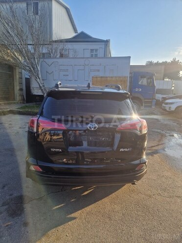 Toyota RAV4-5