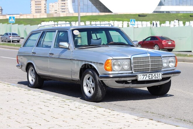 Mercedes W123-1
