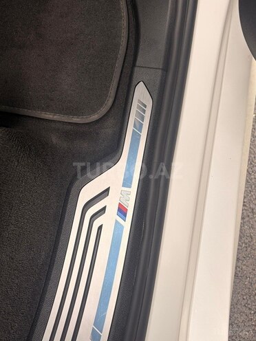 BMW X7-12