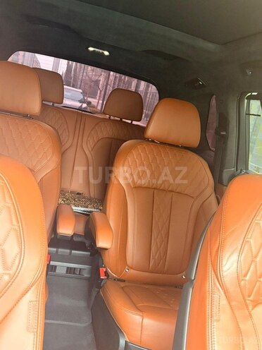 BMW X7-15