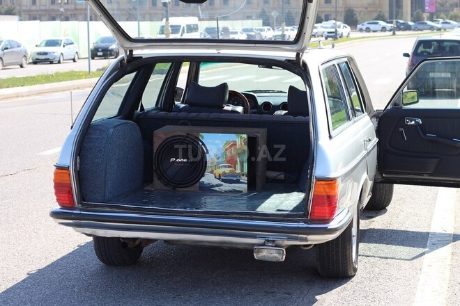 Mercedes W123-10