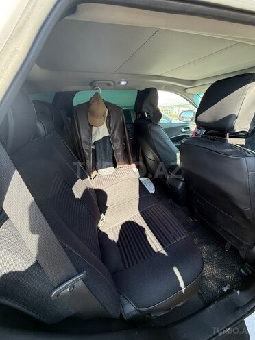 Hyundai Santa Fe-10