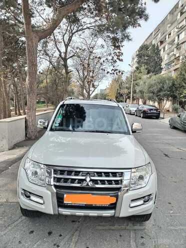 Mitsubishi Pajero-2