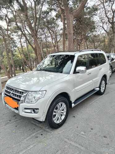 Mitsubishi Pajero-3