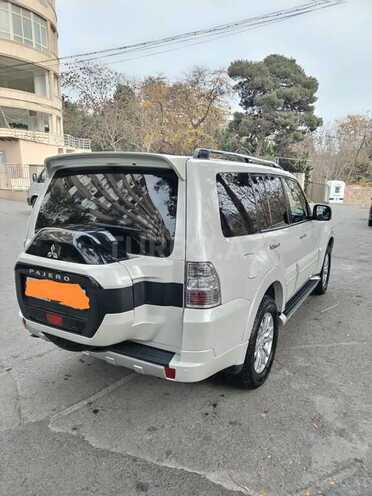 Mitsubishi Pajero-7