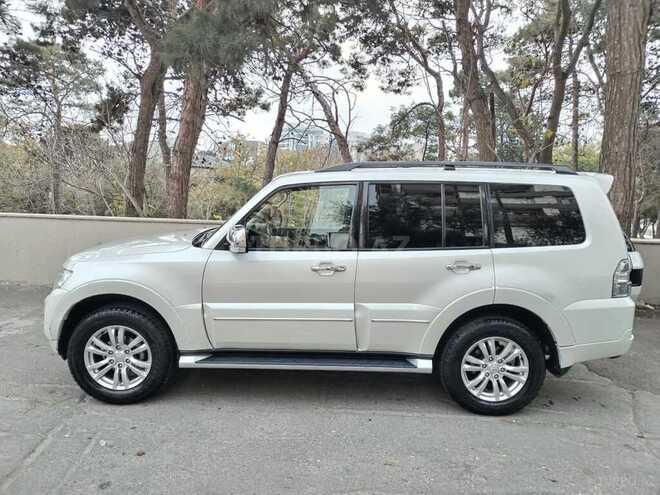 Mitsubishi Pajero-5