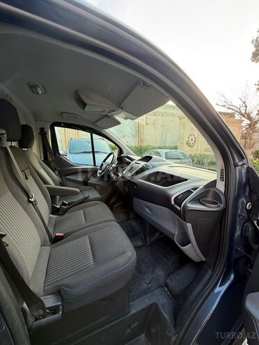 Ford Transit Custom-10