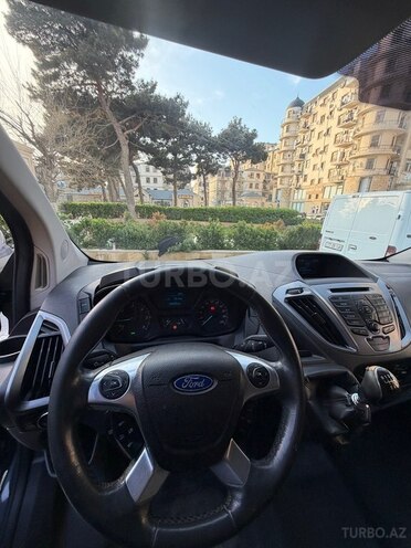 Ford Transit Custom-12