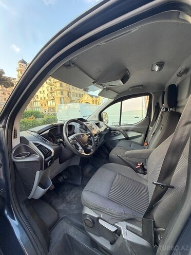 Ford Transit Custom-11