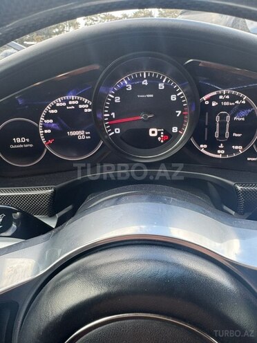 Porsche Panamera 4S-19