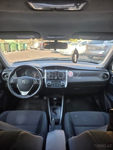 Toyota Corolla Fielder-2