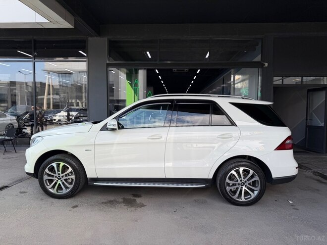 Mercedes ML 300 4MATIC-7