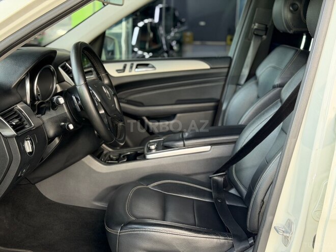 Mercedes ML 300 4MATIC-10