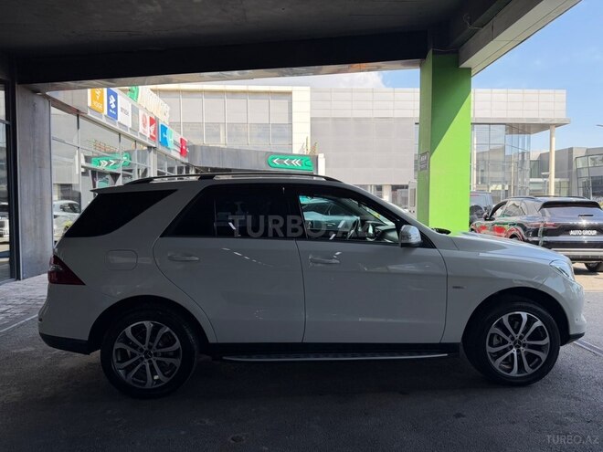 Mercedes ML 300 4MATIC-8