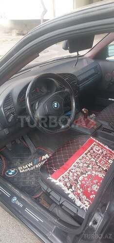 BMW 318-7