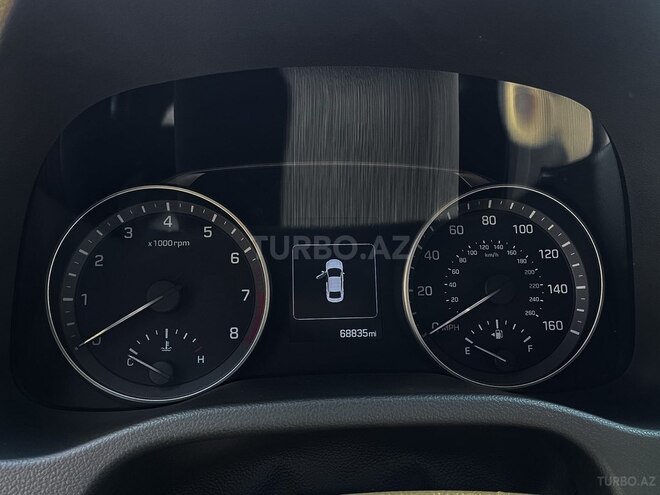 Hyundai Elantra-11