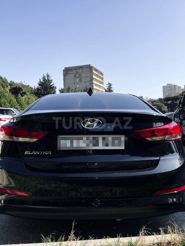 Hyundai Elantra-8