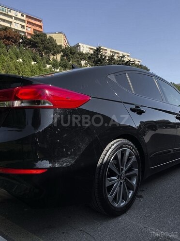 Hyundai Elantra-7