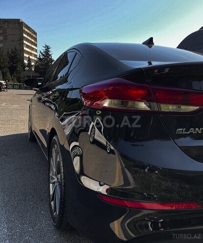 Hyundai Elantra-6