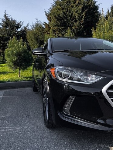 Hyundai Elantra-2