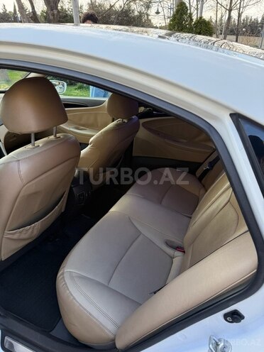 Hyundai Sonata-8