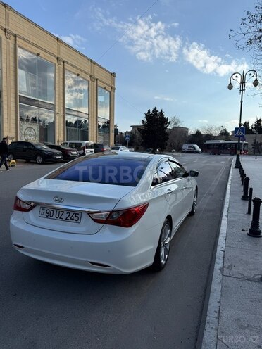 Hyundai Sonata-5