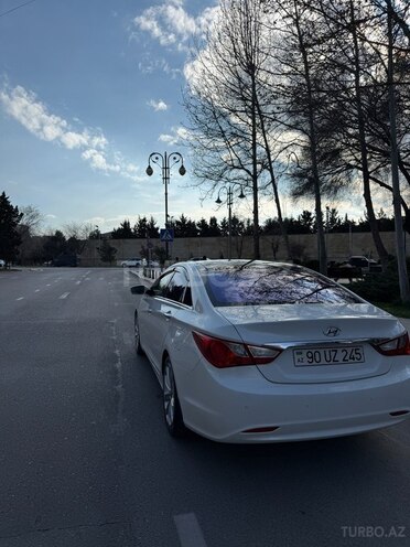 Hyundai Sonata-6