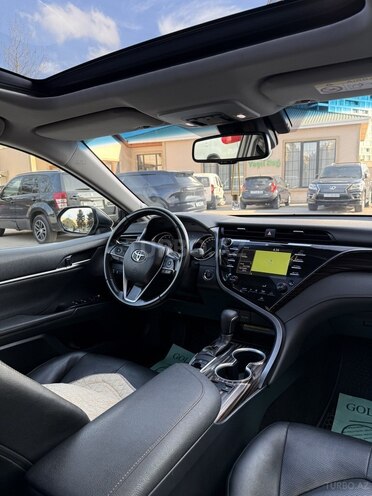 Toyota Camry-11