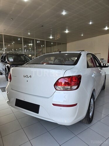 Kia Soluto-2