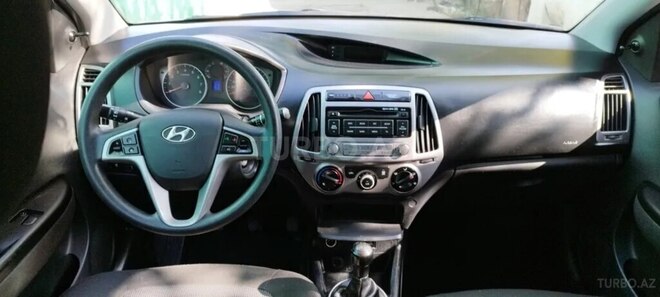 Hyundai i20-11