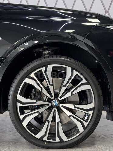 BMW X7-16