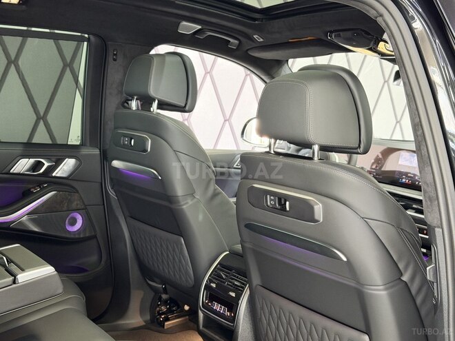 BMW X7-11
