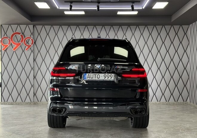 BMW X7-7