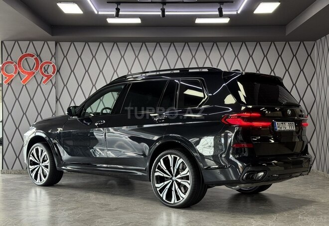 BMW X7-4