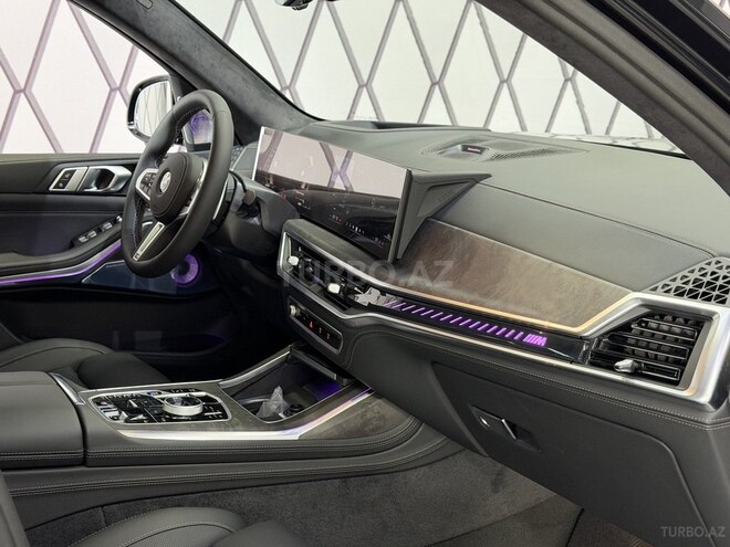 BMW X7-8