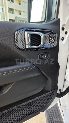 Jeep Wrangler-13
