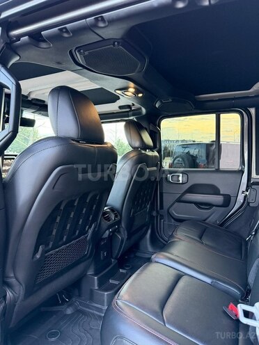 Jeep Wrangler-12
