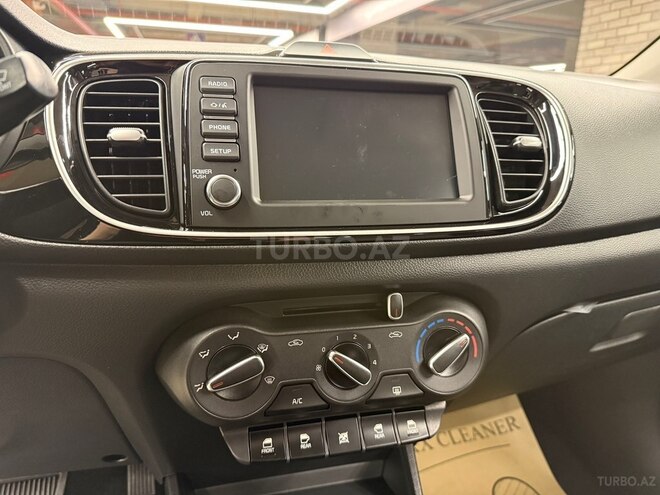 Kia Soluto-10